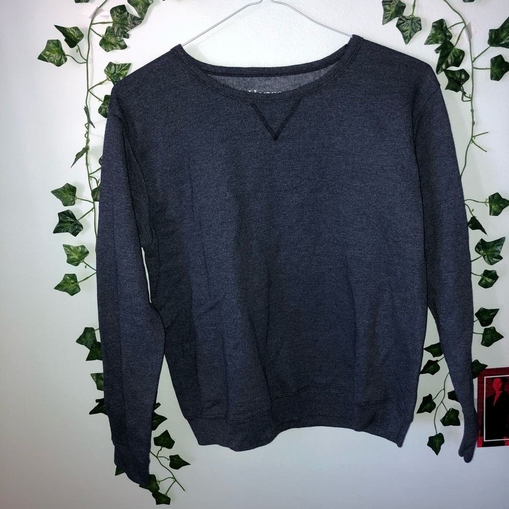 Super soft navy pullover!